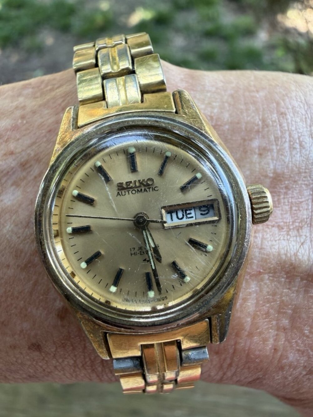 Vintage 80s Seiko gold chain link face self-winding retro watch Japan 2NO108